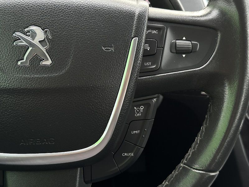 Peugeot 508 2.0HDi AT 163PS Bi-Xenon NAVI - fotka 16 z 36
