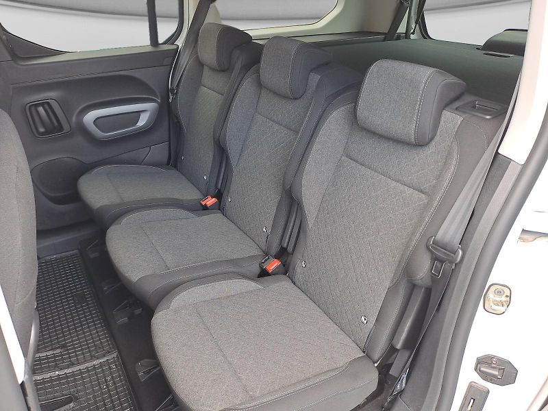 Opel Combo (2024) 1.5CDTI 96kW Elegance AT 7míst - fotka 15 z 15