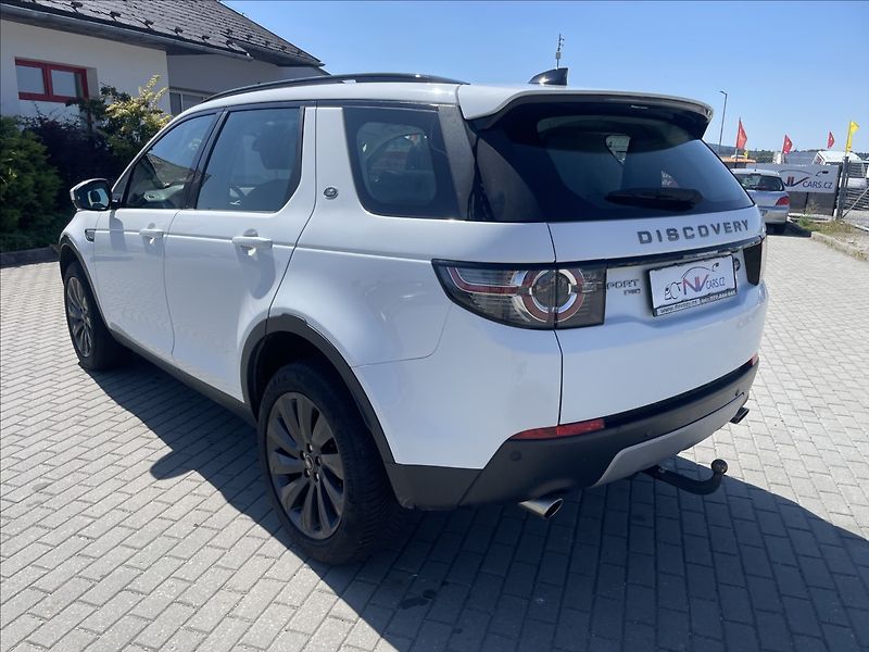 Land Rover Discovery Sport 2,0 TD4 132kw AWD Pano 7mist T - fotka 32 z 35