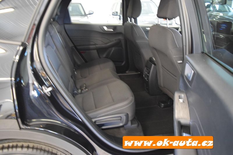 Ford Kuga 2.5 HYBRID TITANIUM 2023  - fotka 15 z 60