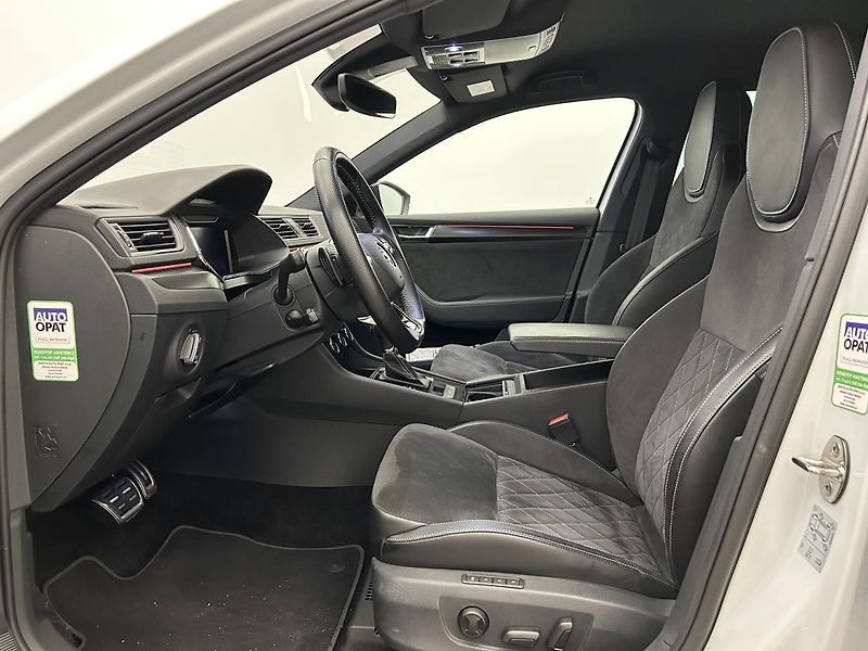 Škoda Superb 2.0 TDI 4x4 SportLine - fotka 23 z 31