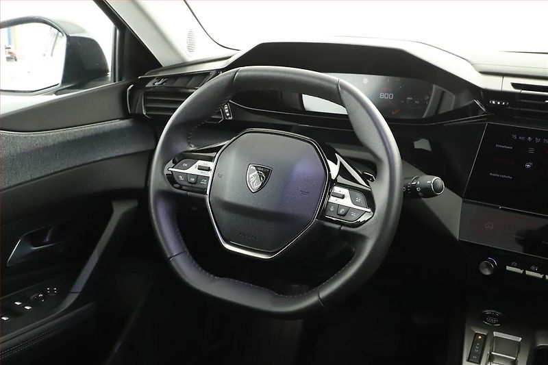 Peugeot 308 (2024) Allure 1.2 PureTech - fotka 17 z 18