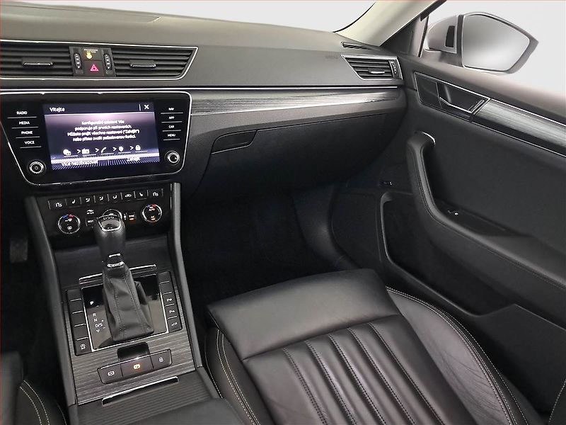 Audi A3 (2017) 1.6 TDI, Xenony, Park. senzory - fotka 8 z 19