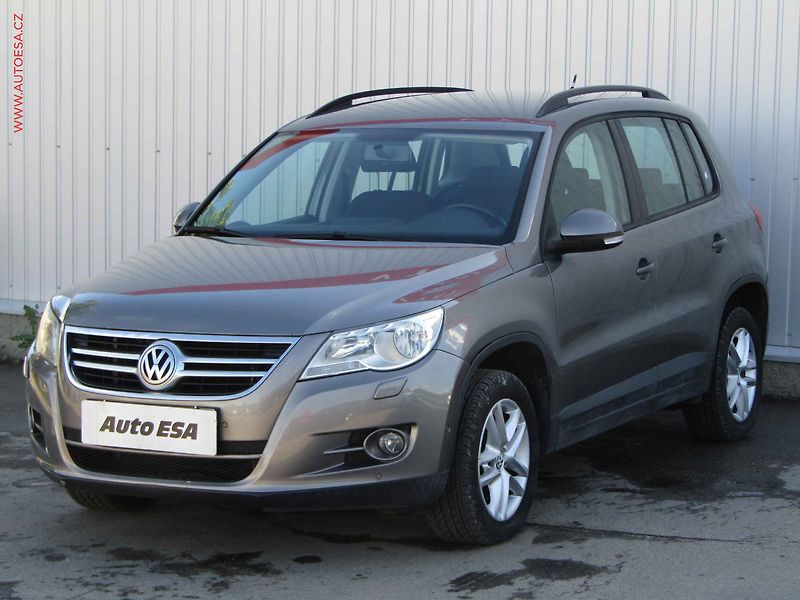Volkswagen Tiguan (2010) 2.0TDi 4Motion, AC, tažné - fotka 3 z 16