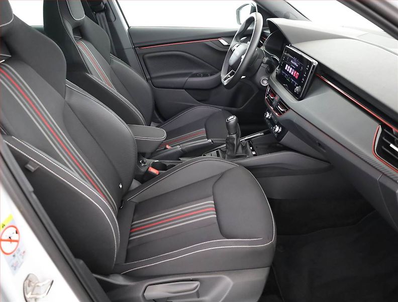 Škoda Kamiq (2025) Monte Carlo 1.0 TSI - fotka 7 z 15