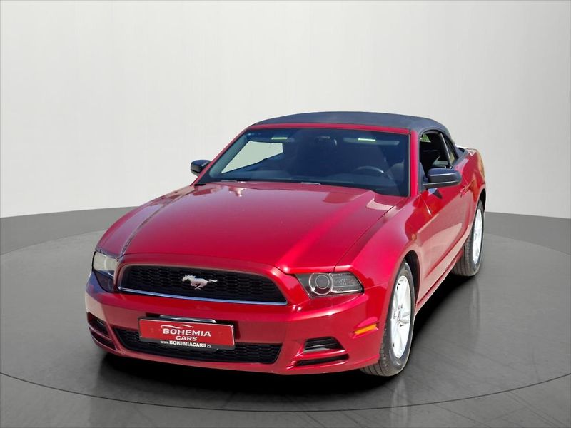 Ford Mustang 3,7 V6 227 Kw cabrio - fotka 5 z 21