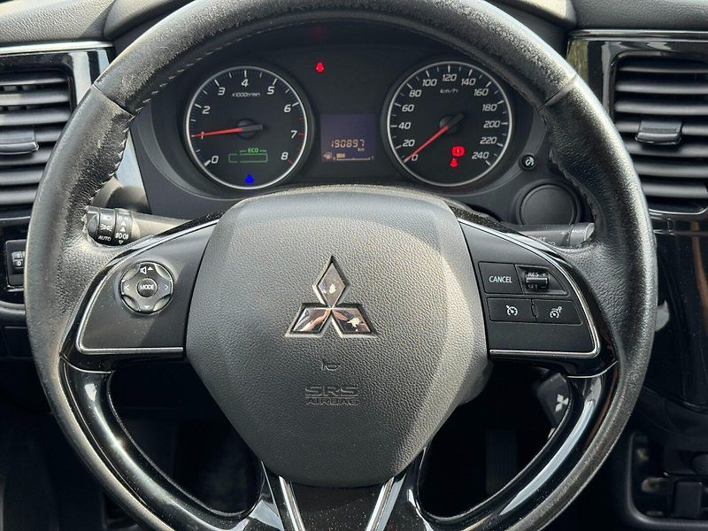 Mitsubishi Outlander (2017) Invite 2.0i MIVEC - fotka 16 z 27