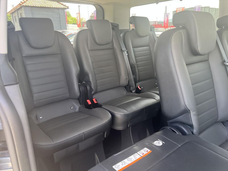 Ford Tourneo Custom 2.0TDCi 8MÍST AUTOMAT odp.DPH - fotka 35 z 46