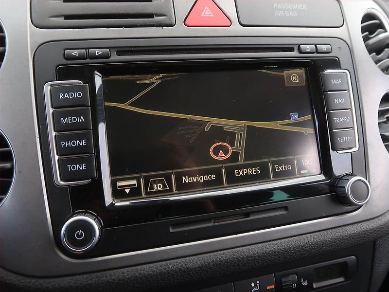 Volkswagen Tiguan (2008) 2.0 TDI, 4X4, Navi, Xenony - fotka 13 z 19