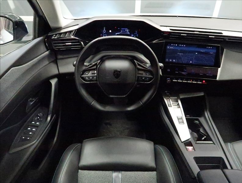 Peugeot 308 1,5 BlueHDi  AT ALLURE NAVI ČR - fotka 12 z 47