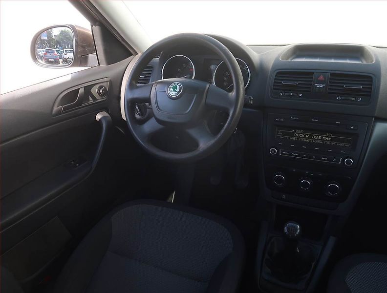 Škoda Yeti (2013) 1.2 TSI, Serv.kniha - fotka 7 z 15