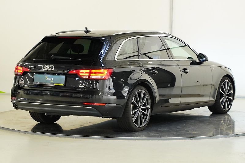 Audi A4 - fotka 2 z 30