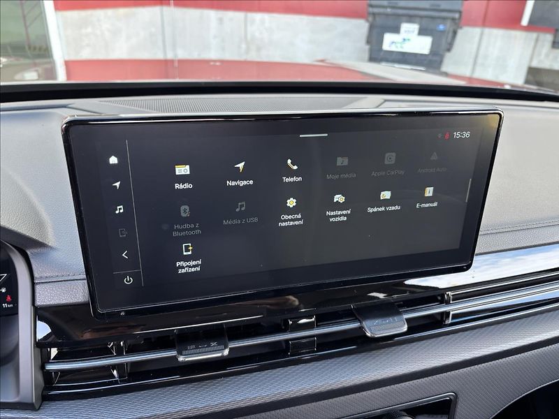 KGM Musso Grand 2,2 Premium 148kW 4x4 DPH - fotka 39 z 51
