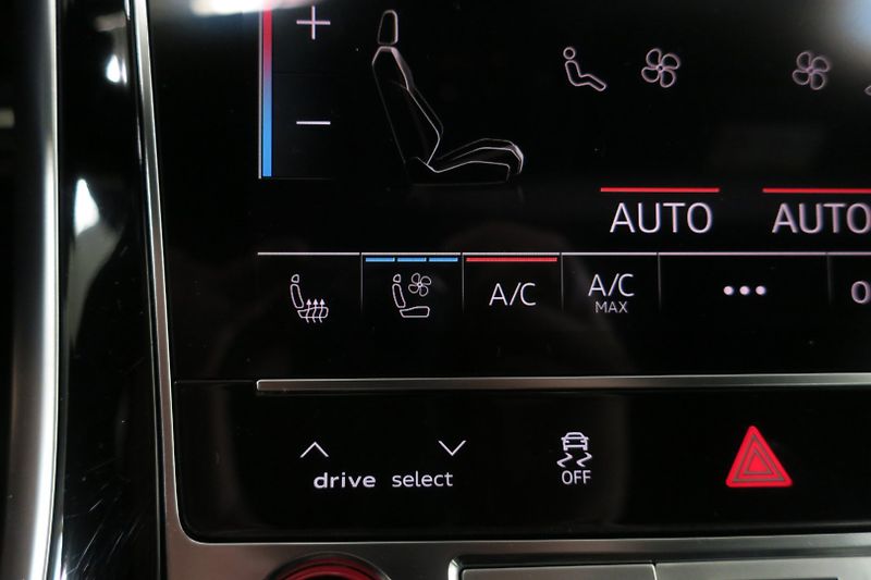 Audi SQ8 (2021) 4,0TDI V8 320 kW quattro - fotka 33 z 50