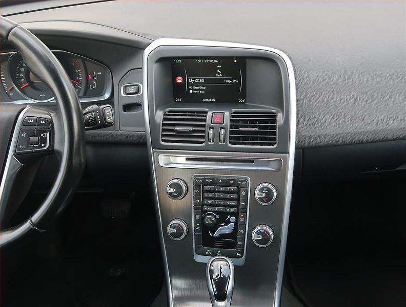 Volvo XC60 (2014) D4, Automat, Serv.kniha, Kůže - fotka 12 z 24