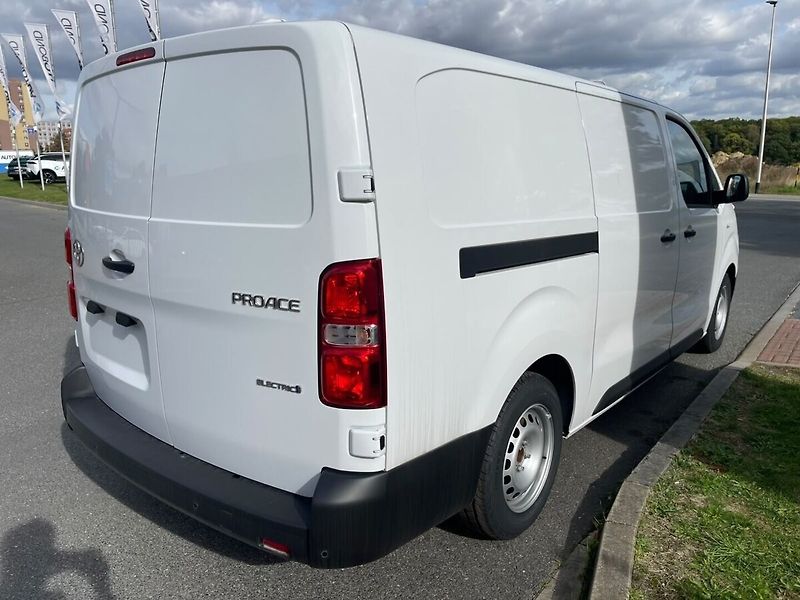 Toyota ProAce L2 - Full Electric (75kWh) 136 - fotka 3 z 9