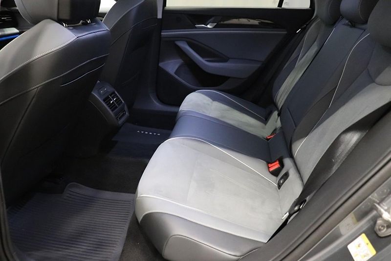 Volkswagen Passat 1.5 eTSI Kessy Webasto Tažné - fotka 9 z 12