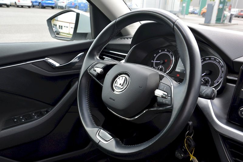 Škoda Kamiq (2022) 1.0 TSI 81 kW Ambition PLUS - fotka 20 z 23