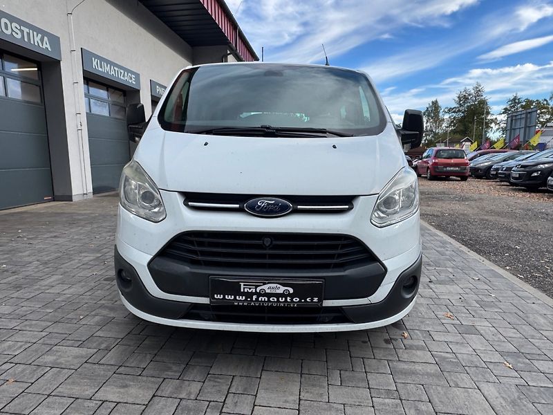 Ford Tourneo Custom (2013) 2.2 TDCi Trend, 8míst - fotka 3 z 30