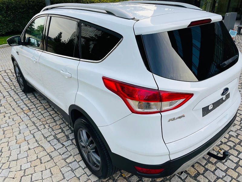 Ford Kuga 2.0TDCi 4x4 MAN SERVISKA TAŽNÉ - fotka 16 z 42