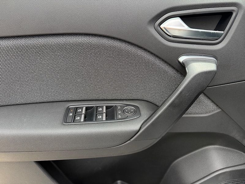 Renault Captur (2025) 1,0 TCe 67 kW Techno NOVÉ - fotka 14 z 24