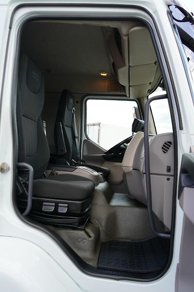DAF LF 260 / EURO 6 / ACC / IZOTERMA  - fotka 8 z 47