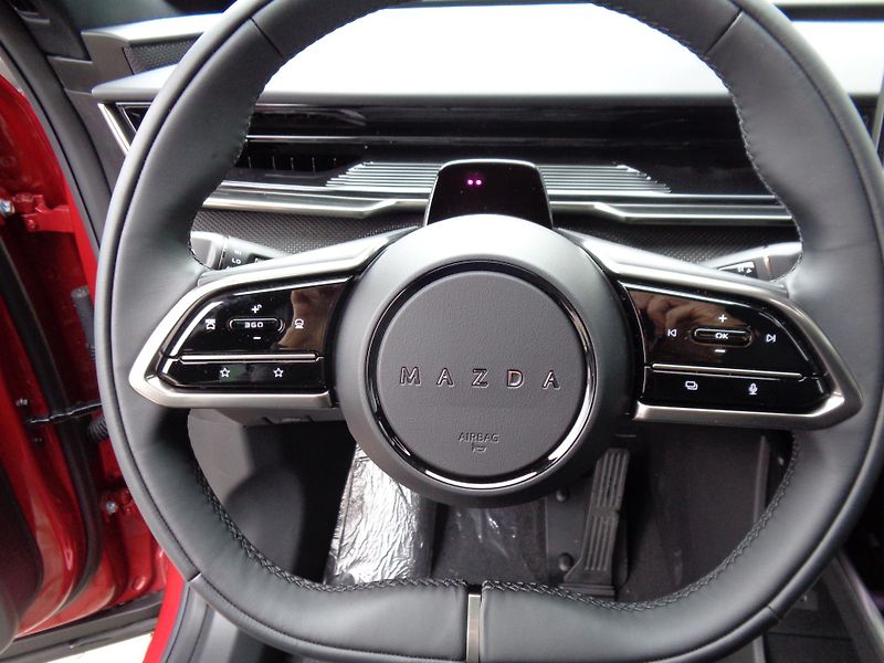 Mazda CX-6e (2026) 258 PS, AT, 4x4, Takumi - fotka 11 z 38