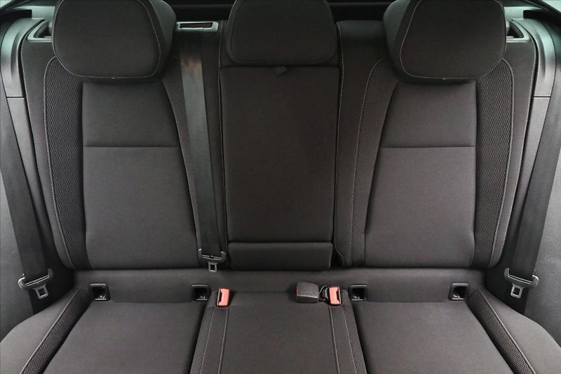 Škoda Karoq 2,0 TDI 85 kW DSG VIRTUAL TAŽN - fotka 27 z 31