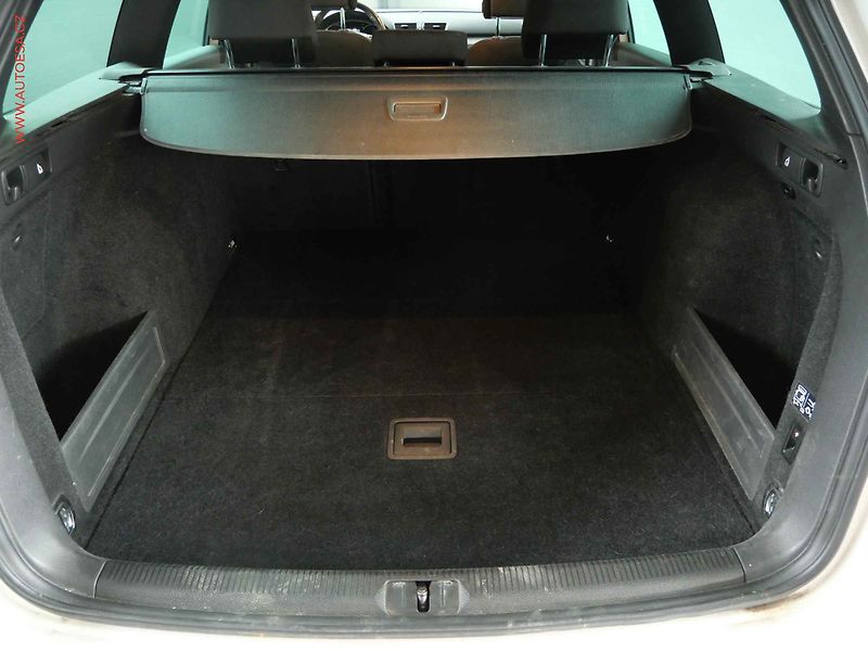 Volkswagen Passat (2013) 2.0 TDi 4x4, ČR, AT, xenon - fotka 7 z 21