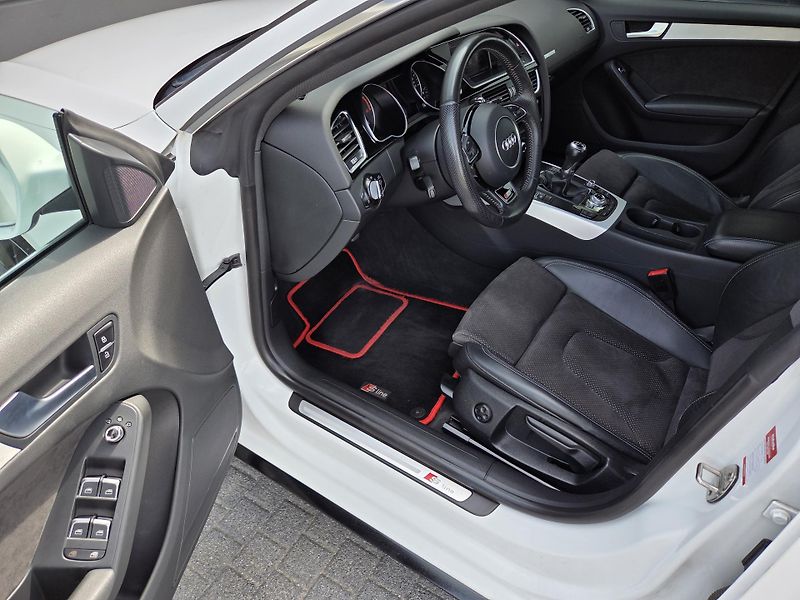 Audi A5 2,0 TDi Sportback - fotka 5 z 40