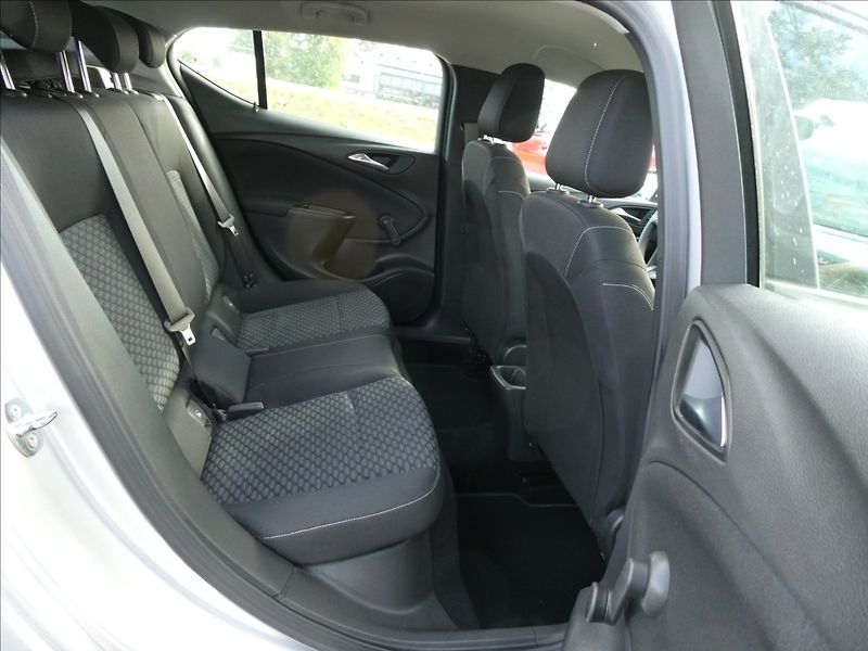 Opel Astra 1,4 i 74kW 2x kola, serviska - fotka 26 z 39