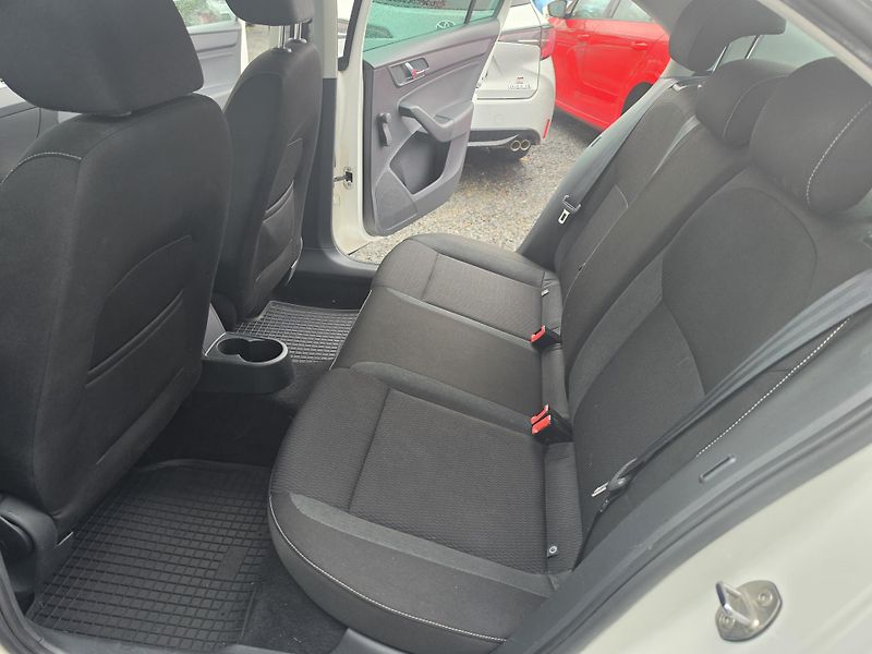 Škoda Rapid 1.2 TSI Park Senzor  - fotka 9 z 18