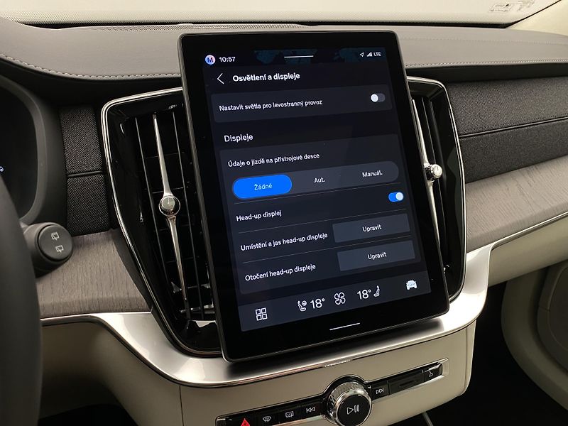 Volvo XC90 (2026) T8 AWD RECHARGE DARK ULTRA - fotka 61 z 79