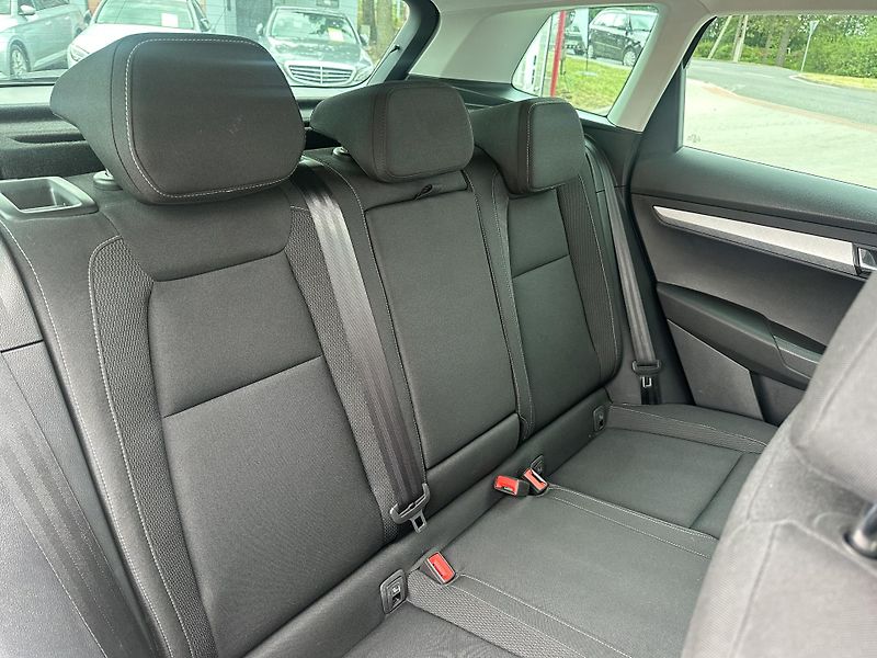 Škoda Karoq (2022) 2.0 TDI 85 KW - fotka 23 z 34