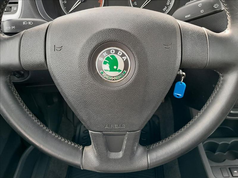 Škoda Roomster 1,6 i 77kW SCOUT MOTOR K.O. - fotka 35 z 43