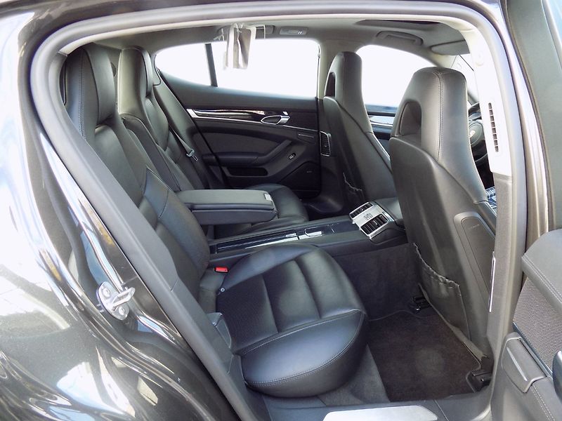 Porsche Panamera (2013) 4S/Facelift/4x4/NAVI/ - fotka 19 z 43