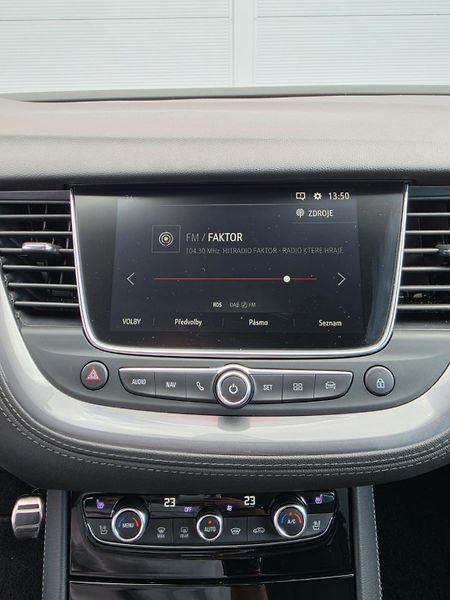 Opel Grandland X 1.5CDTi 96kW Ultimate LED 1Maj - fotka 11 z 27