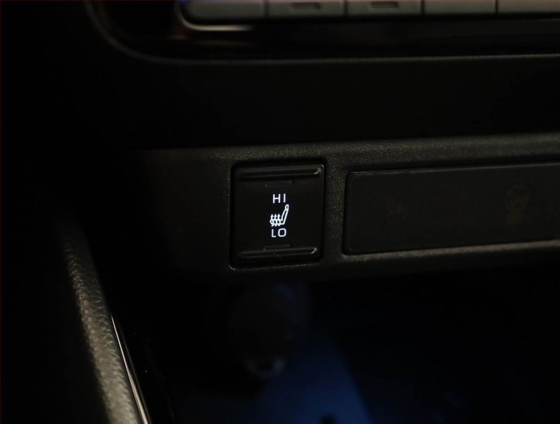 Toyota Yaris (2021) Tokyo Edition 1.5 Hybrid - fotka 13 z 19