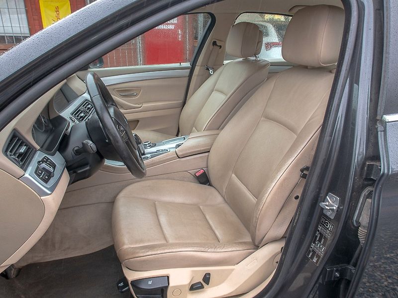 BMW Řada 5 (2010) 3.0i mat – NAVI - fotka 15 z 49