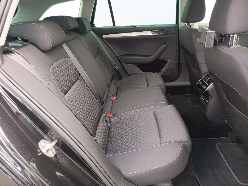 Škoda Superb (2022) 2.0TDI 110kW DSG COMFORT PLUS - fotka 30 z 35