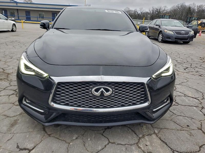 Infiniti Q60 (2017) 300 - fotka 3 z 11