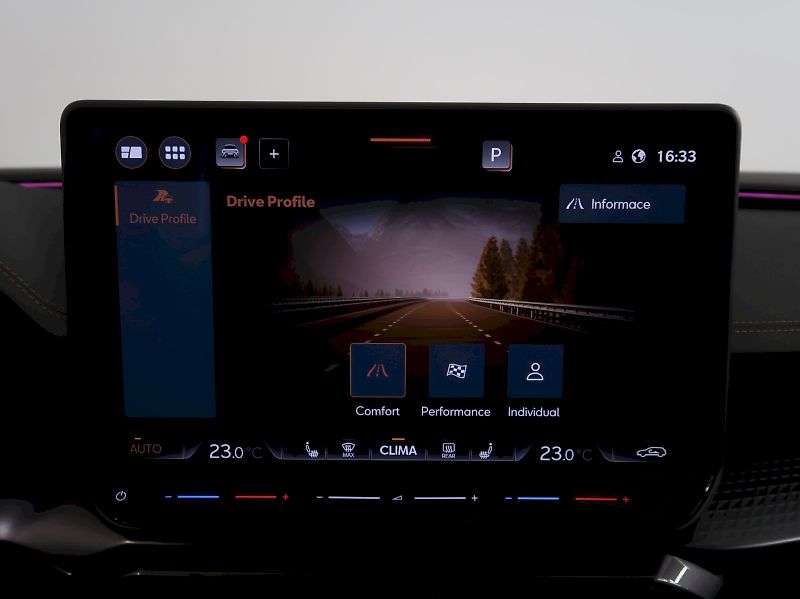 Cupra Leon (2025) 1.5eTSI 110KW DSG - fotka 31 z 41