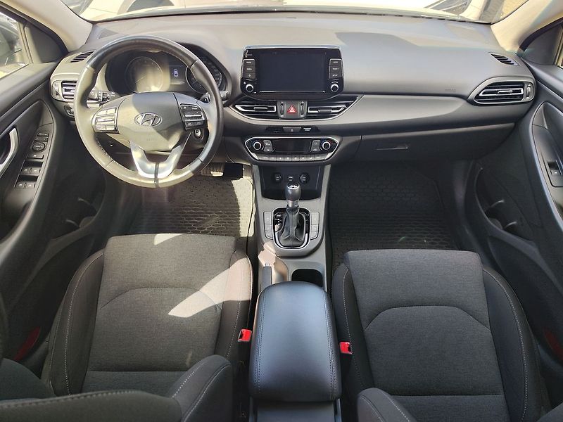 Hyundai i30 1.5 T-GDI/117kW Smart DCT - fotka 12 z 33