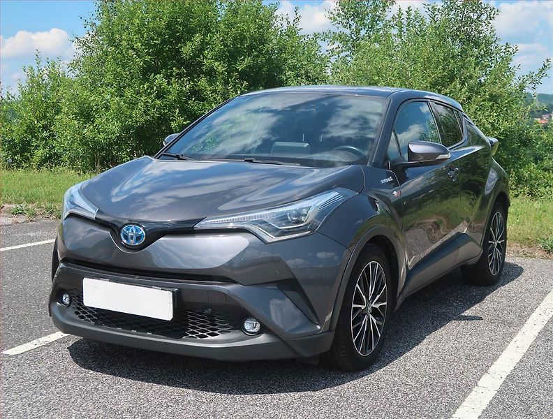Toyota C-HR (2018) 1.8 Hybrid - fotka 2 z 18
