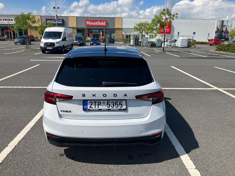 Škoda Fabia (2024) 1.0 TSI Monte Carlo - fotka 16 z 27