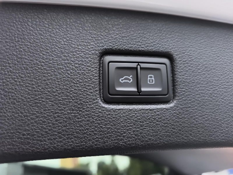 Audi Q7 3.0TDi 210kW S-line - fotka 23 z 26
