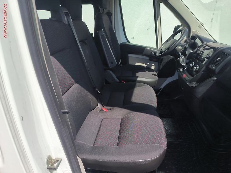 Citroën Jumper (2018) 2.0HDi L3H2 6míst, ČR, AC - fotka 10 z 17