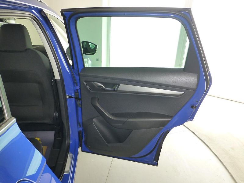 Škoda Karoq (2019) 1,6TDI*PARK.S**ALU***VYHŘ.SED. - fotka 23 z 28