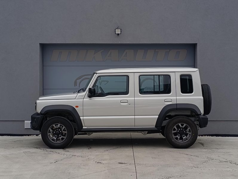 Suzuki Jimny 1.5 ALLGRIP LONG 75kW 4X4 GLX - fotka 8 z 27