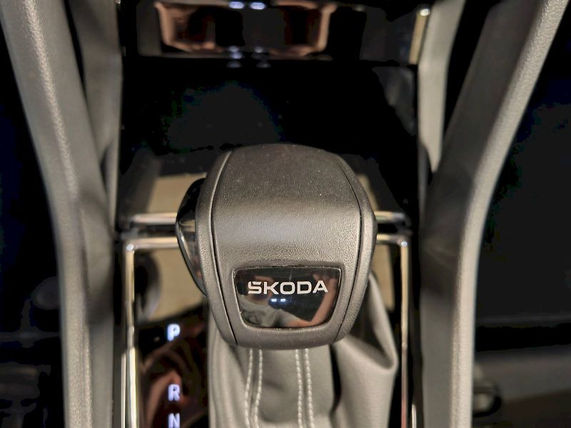 Škoda Karoq (2025) 1.5 TSI 110 kW DSG Sportline - fotka 19 z 32